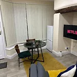 Cosy One Bedroom Studio Flat Jq Birmingham